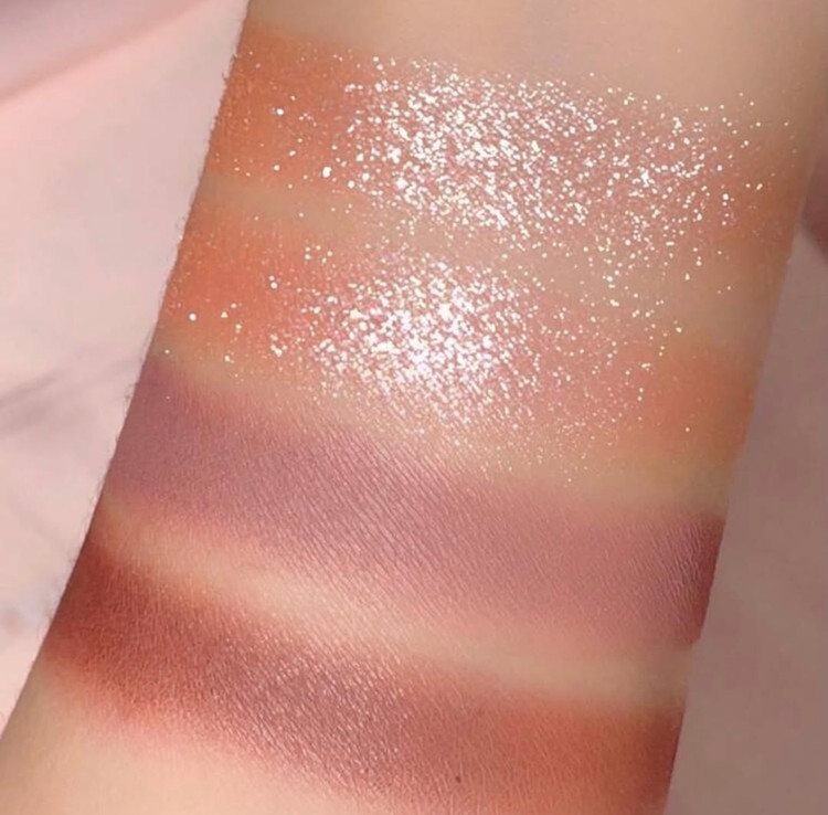 بافت پودری و رنگی