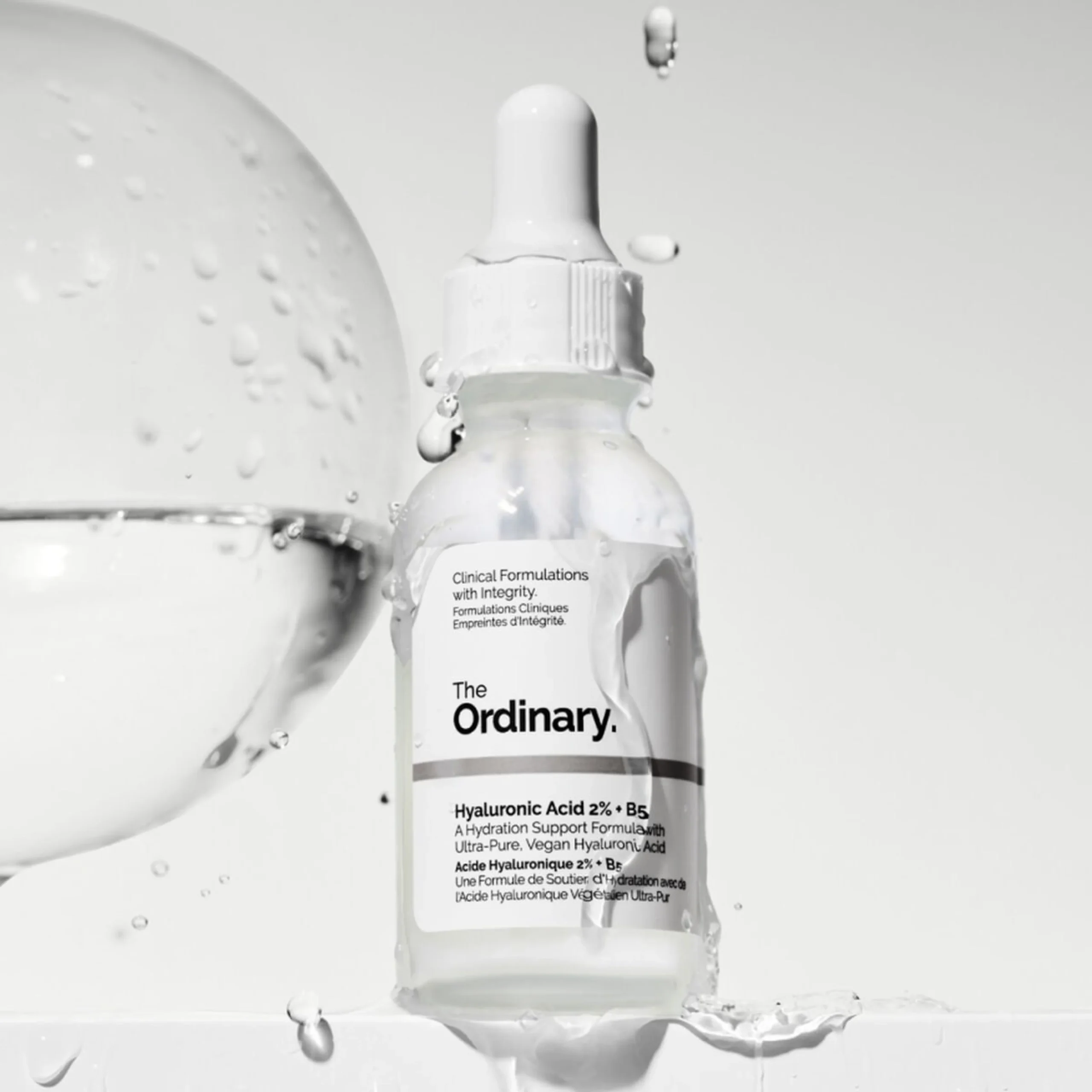 The Ordinary Hyaluronic Acid 2% + B5 آبرسان قوی و سبک