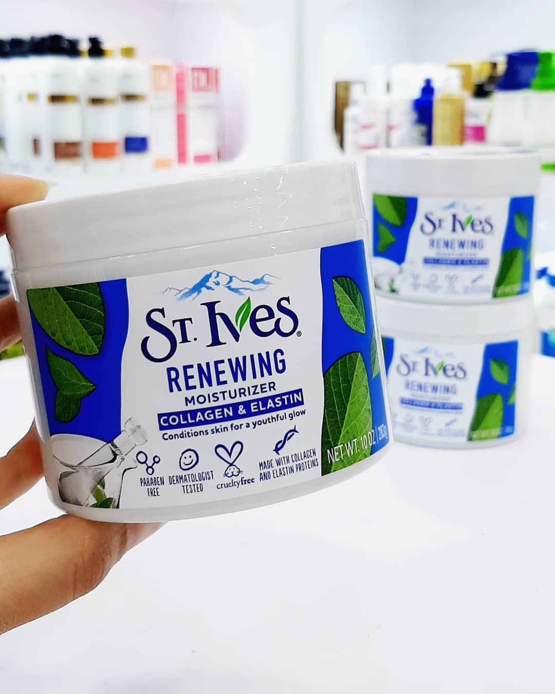 کرم مرطوب‌کننده سنت ایوز مدل کلاژن الاستین - نمای روبرو